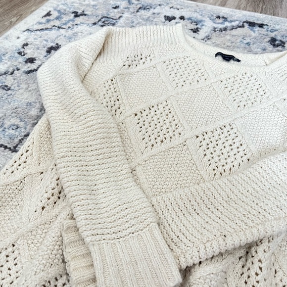 American Eagle Cream Knit Sweater - Picture 3 of 4